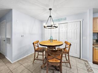 Kid's Playground & Pool! | Spring Getaway! - 6