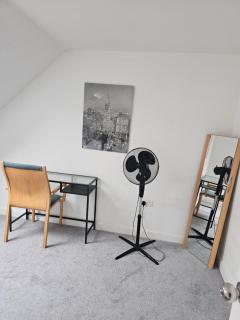 Double Cosy Bedroom in Central Dartford - Dartford - 5