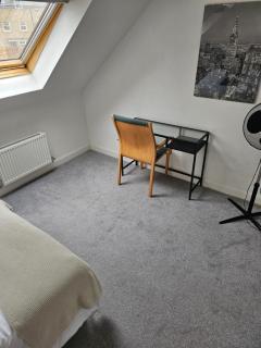 Double Cosy Bedroom in Central Dartford - Dartford - 8