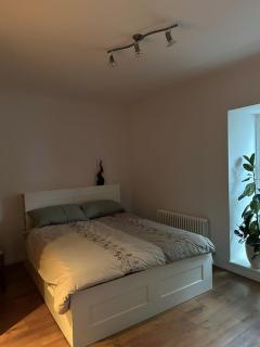 Spacious 3RM Flat Prime Location - 3