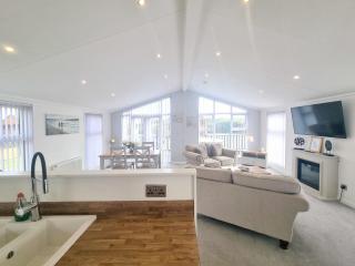 Beech 28 Hot Tub - Garton - 8
