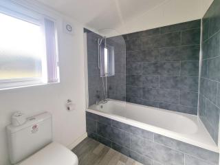 Beech 28 Hot Tub - Garton - 6