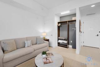 Beautiful Studio with Private Balcony Gym & Pool - 2