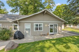 Waterfront Suite with Dock, Firepit, BBQ - Newaygo - 2