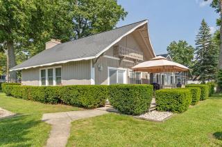 Lakeside Getaway with Dock, Firepit, Grill - Newaygo - 6