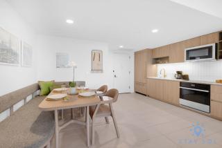 Modern Stylish 1BR Apartment with Pool - 1