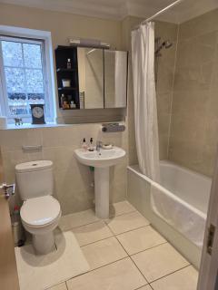 Tranquil Epsom Downs - 3