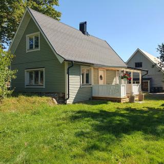 Stuga på hästgård - 0