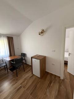Hotel Viluni - Baks-Rrjoll - 3