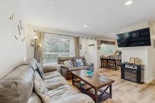 The Wallace Beach House - 5