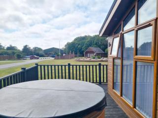 Beech 28 Hot Tub - Garton - 2