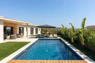 Faro Luxury Home with Heated Pool and Garden - 0