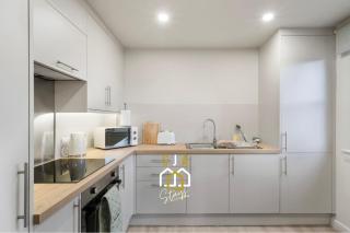 Berry Street Stay - SJA Stays - Modern 2 Bed Apartment - Aberdeen - 1