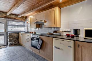 The Granary - Bethania - Cross Inn - 2