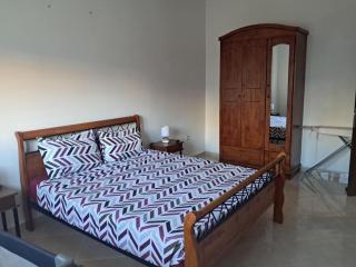 Un bel appartement T3 climatisé, comprenant un hall et deux balcons, accessible par escalier ou ascenseur, situé dans une résidence fermée et gardée - Mostaganem - 5