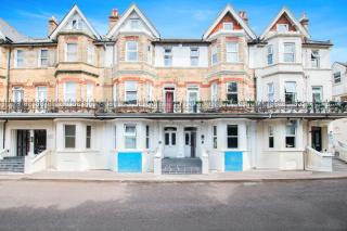 OYO The Lodge Bournemouth - Bournemouth - 9