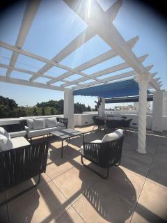 West-Facing Penthouse Roof Terrace Overlooking Pool Walk to Tennis and Golf in Benavista - 4