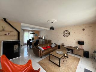 Villa - 14 beds - Snooker - Jacuzzi - loft cinema - 800m Bugatti - 24h du Mans - Le Mans - 1
