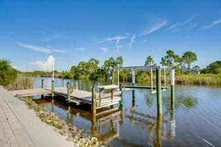 Port Charlotte Oasis with Boat Dock Relax Poolside! - 7