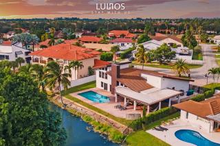 Lakeside Oasis Pool Sauna and Golf in Miami L40 - 0