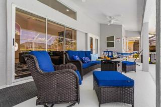Waterfront Bliss with Heated Pool, Spa & Private Dock Adventures - The Coral Dockhouse - 4