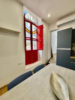 'RED' Modern 1BR Near Promenade - 3