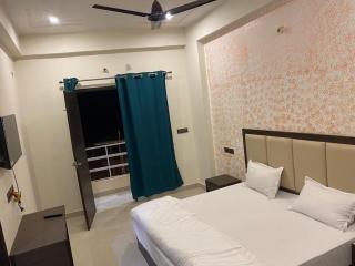 Divya Hotel & Restaurant - 4