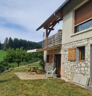La Grange Doman gîte 1050m alt facing direct Mt Chamechaude, 2-4 persons 125euros - 2