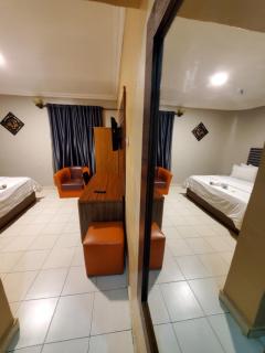 Romeo Suites & Apartment - Ipaja - 1