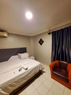 Romeo Suites & Apartment - Ipaja - 3