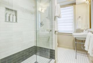 The 200 South St - Queen Rm 18 - 8