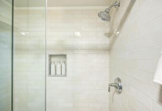 The 200 South St - Queen Rm 18 - Charlottesville - 6