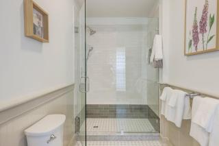 The 200 South St - King Rm 8 - Charlottesville - 6
