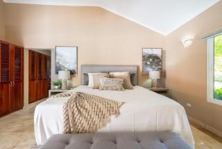 Total Privacy, Prime Location, Design - 1