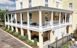 The 200 South St - King Rm 1 - 8