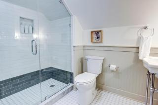 The 200 South St - King Rm 11 - 8