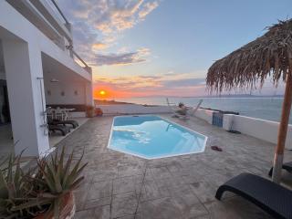 NV seafront Villa Aegina - Áyioi - 7