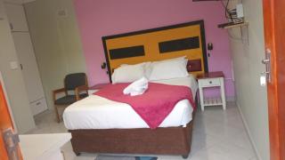 Emampingeni lodge - Bizana - 5