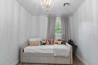 Casa Verde, Updated Home with 3 Beds, 1.5 Baths, Sleeps 6 - 5