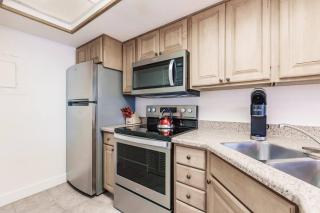 Park Shore Resort 2nd Floor BLDG J 254 - 2