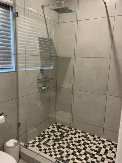 Modern and Comfortable - Johannesburg - 5