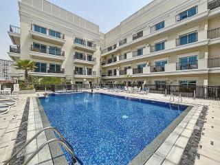 Al Ghaf - Upgraded One Bed with Pool View in Arjan - 9