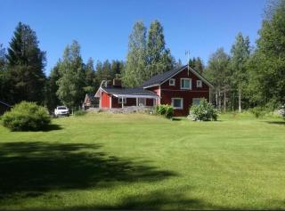 Iso omakotitalo luonnon keskellä - 7