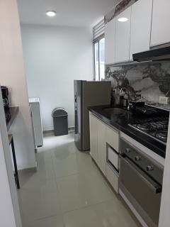 Espectacular Apto de 3 Habitaciones con piscina y parqueadero gratuito excelente relacion calidad precio - Girardot - 9