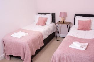 Newly Renovated Sanctuary for 4 in Charlotte House - 2