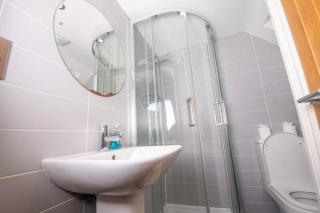 Newly Renovated Sanctuary for 4 in Charlotte House - 6