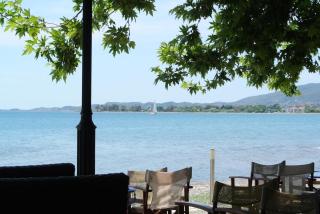 Beachfront, sunny ground-floor flat - Naupacte - 6