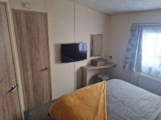 Cayton Bay Gosling 2 - 5