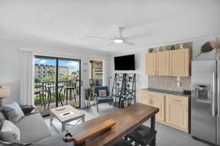 Ocean Villa A205 - Romantic Beachfront Getaway - 6