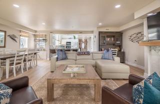 WEL307 Downs by the Sea. Oceanfront, Luxury Condo, Saltwater Pool, Elevator! - 0